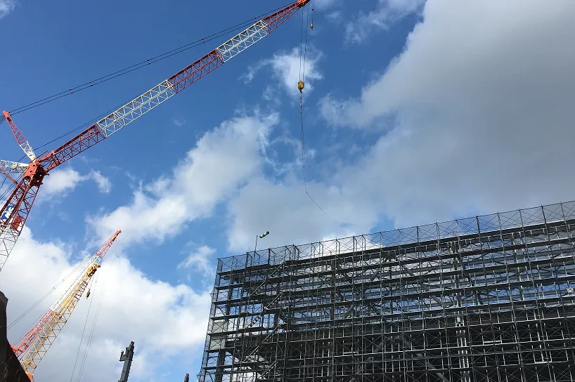 足場工事の施工例